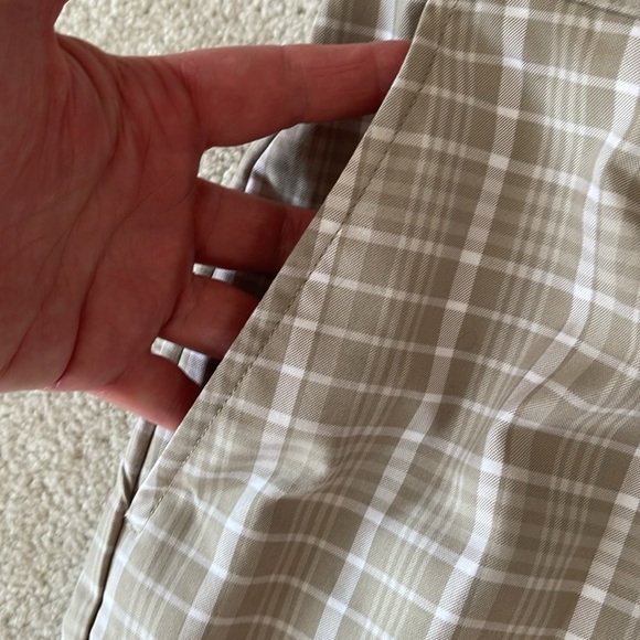 Men’s Izod golf shirts. Like new. - Picture 3 of 6